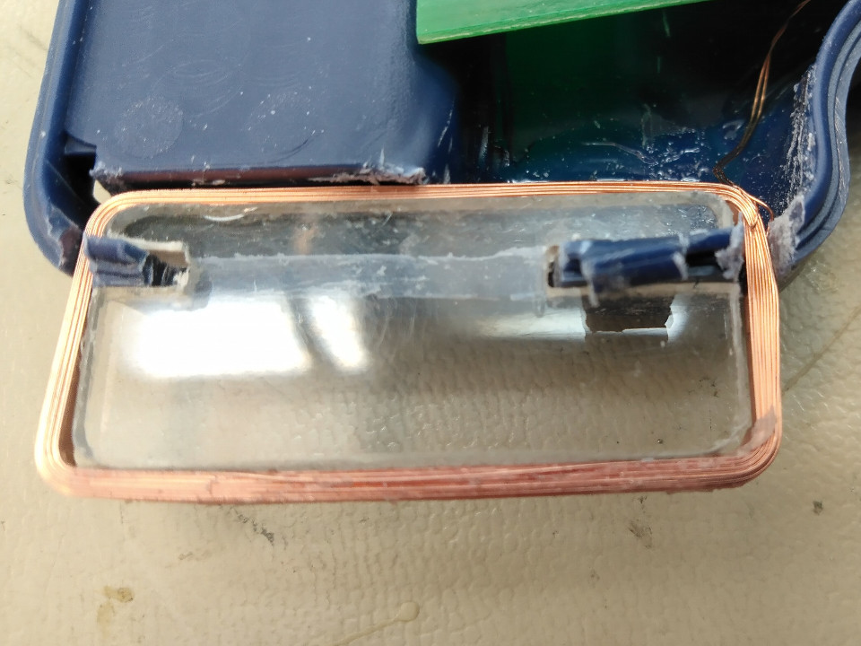 04-Coil_and_plexiglass_support_plate_mounted